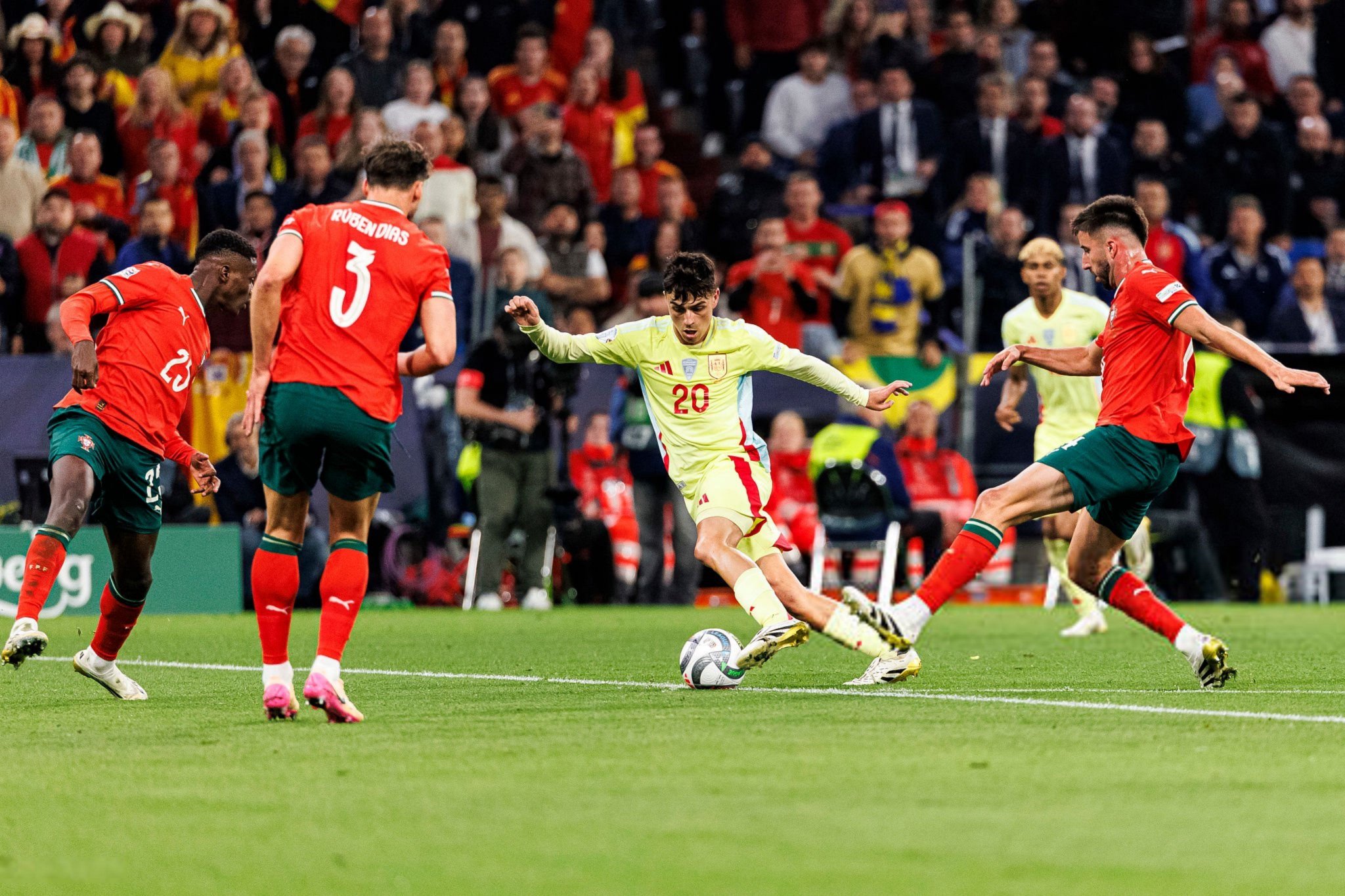 米兰包含清晨葡萄牙体育备战NBA总决赛；造点机会细节曝光；信心回归；团队化学反应显著的词条