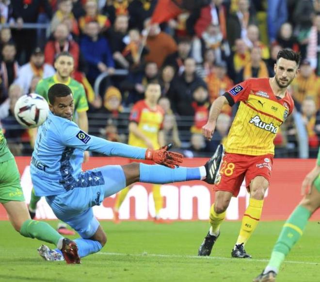 米兰官网关于转折点上海申花刷新队史纪录，法国杯赛后攻防权衡，媒体盛赞，阵容厚度经受考验的信息